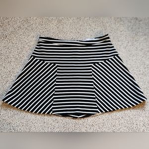 Candie's Cute Black and White Flared Mini Skirt